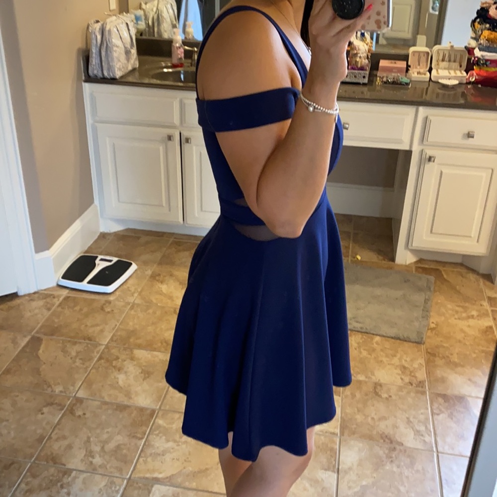 Dress - Picture 5 of 7